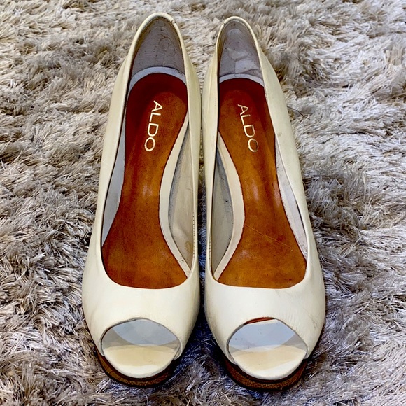 Heels - Picture 2 of 9